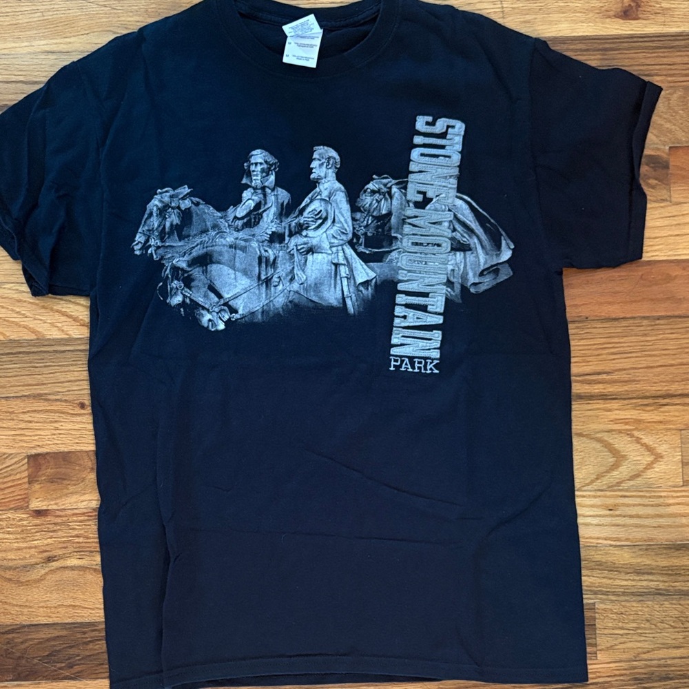 Stone Mountain Graphic Black Tee RARE FIND! Patriots! USA Gildan Heavy Cotton